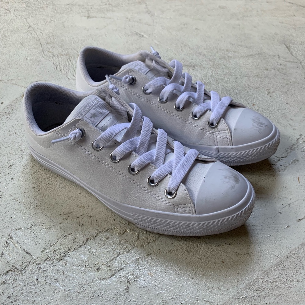 White Converse Low Synthetic Leather Slip Ons Sz 7